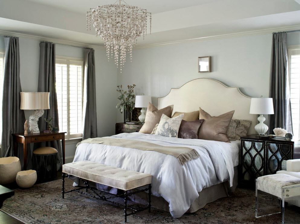 Bedroom Decorating Ideas With Chandeliers