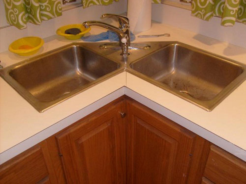 space needed for corner kitchen sink