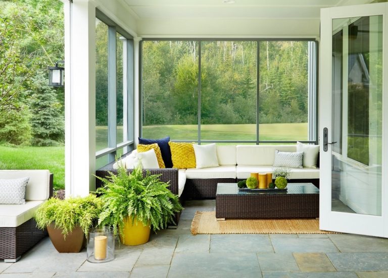 15 Snug Transitional Porch Designs For The Upcoming Summer