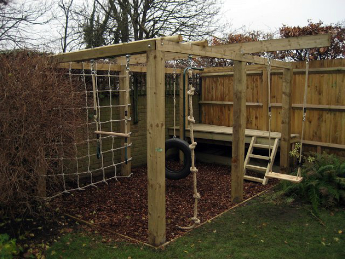 17 Fascinating Garden Playgrounds To Surprise Your Children