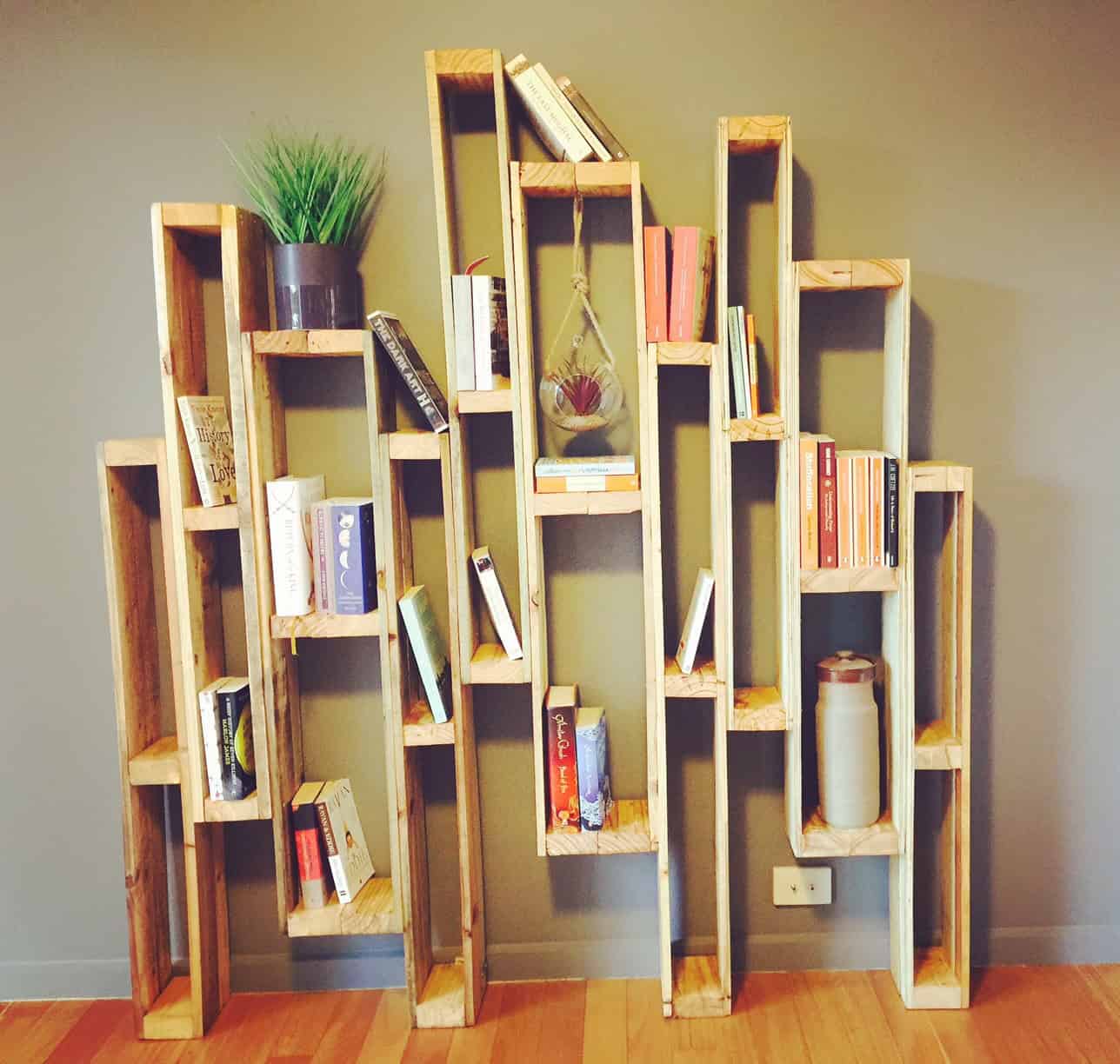 17 Crafty Handmade Pallet Wood Furniture Designs You Can DIY