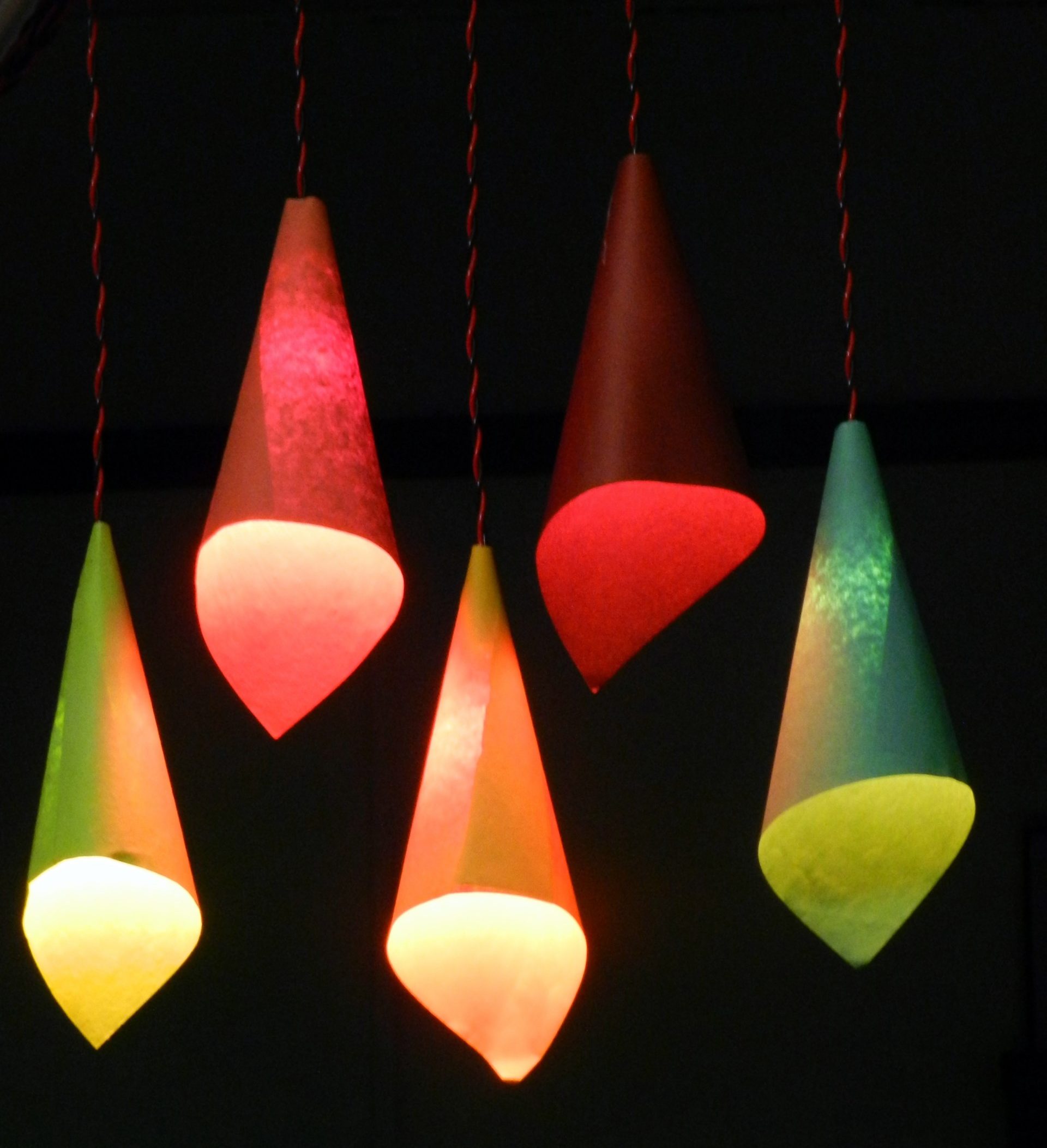 17 Low Cost Paper Lamps That You Can Make In Your Free Time