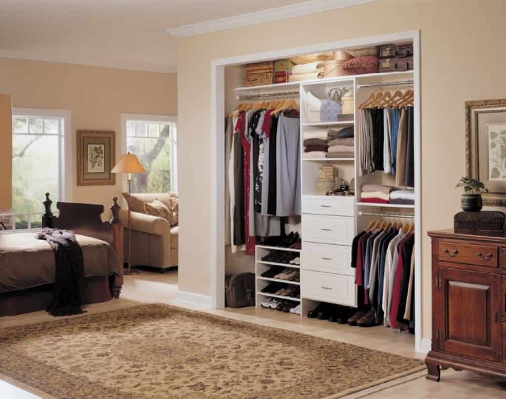 17 Chic Custom Made Closets To Match Your Needs & Desires