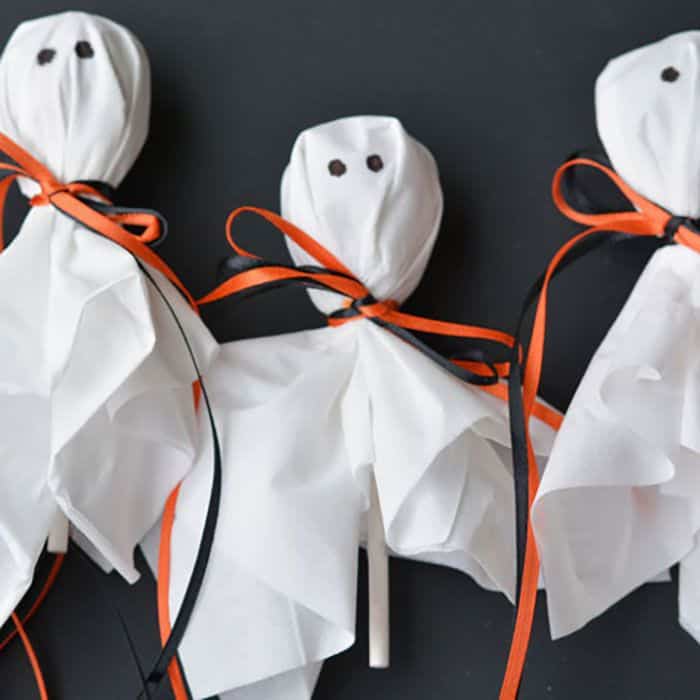 19 Kid-Friendly DIY Halloween Projects That Are Inexpensive & Super Easy