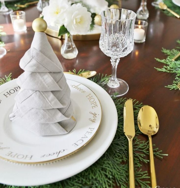 17 Captivating DIY Napkin Decorations To Beautify Your Christmas Table