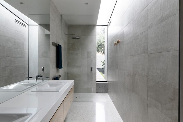 18 Sleek Modern Bathroom Designs You'll Fall In Love With