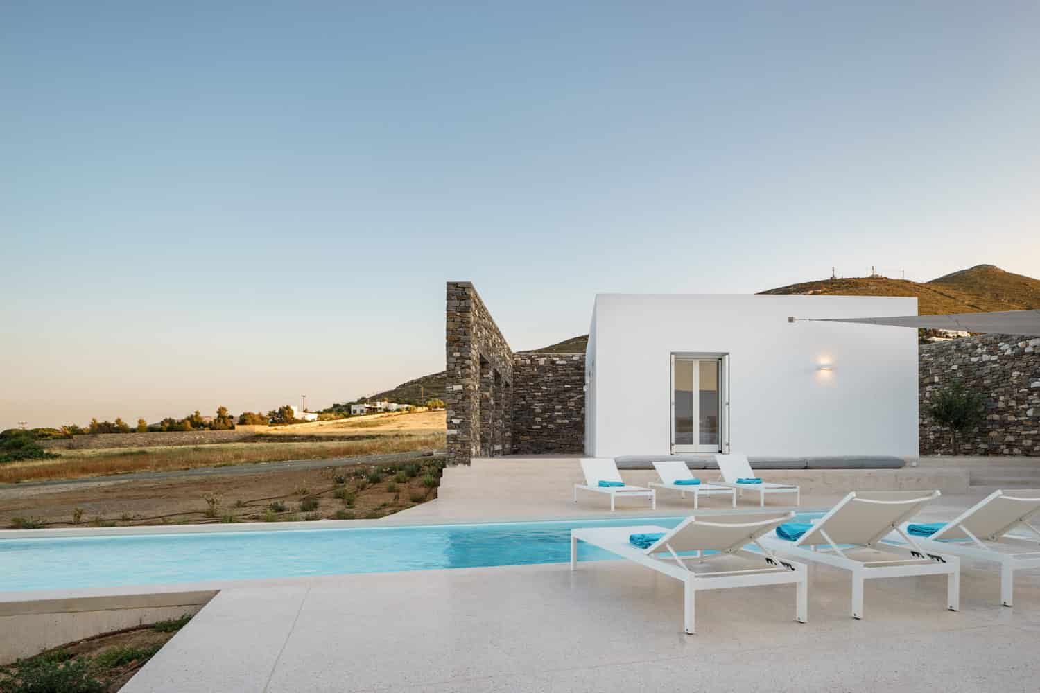 Hug House by React Architects On The Greek Island of Paros