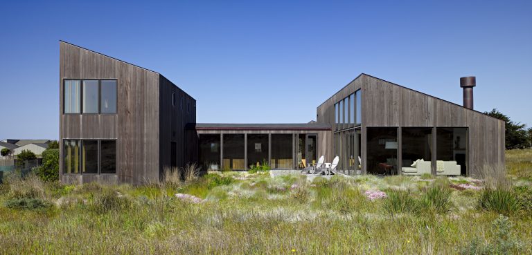 Meadow House by Malcom Davis Architecture in California, USA