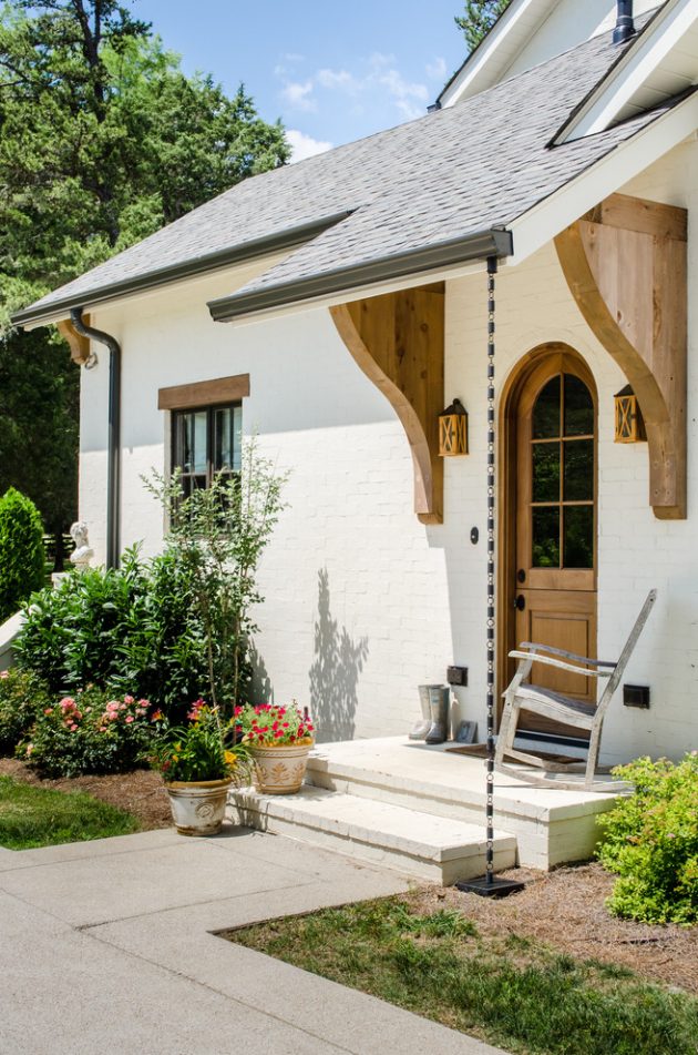 17 Inviting Traditional Entryway Designs You'd Love To Walk Into