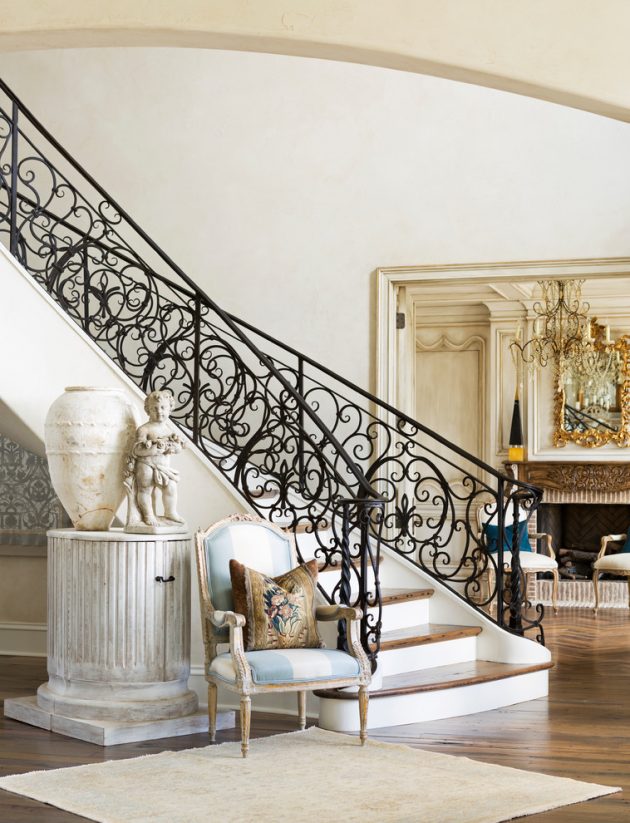 18 Elegant Traditional Staircase Designs That Will Take Your Breath Away 