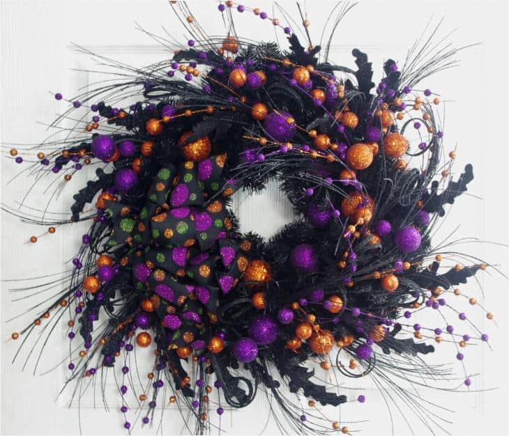 16 Awesome Halloween Wreaths That You Can Do For Less Than Hour