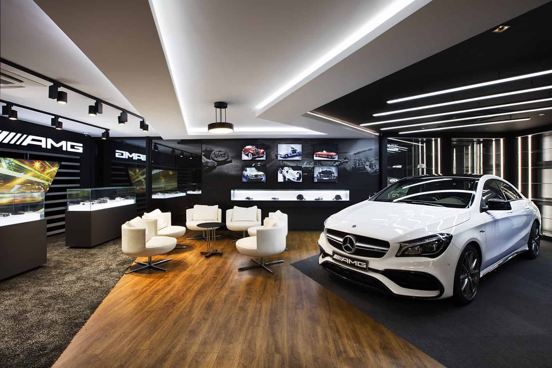 A Strong Presentation of Space: Mercedes Benz AMG Digital Showroom