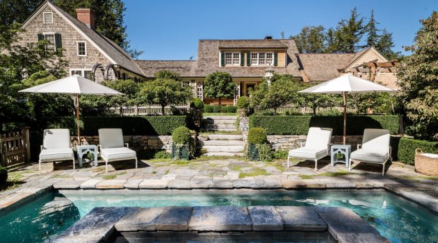 16 Outstanding Shabby-Chic Swimming Pool Designs You’re Gonna Love