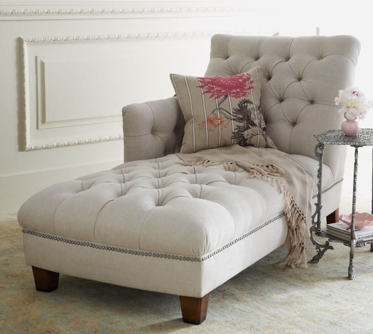 Кушетка диван в классическом стиле