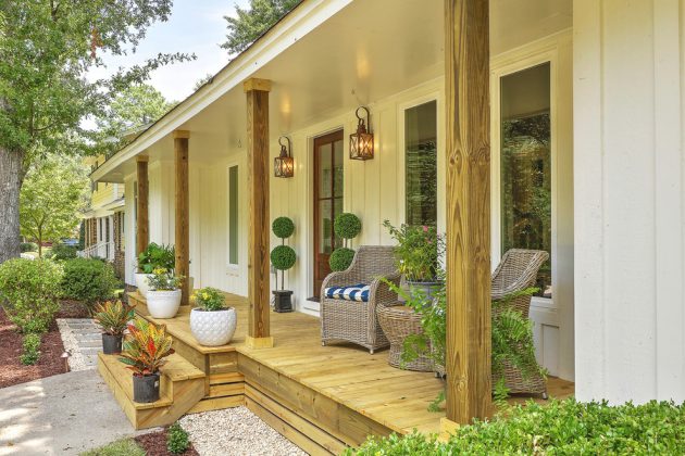 15 Irresistible Farmhouse Porch Designs You Re Going To Drool Over   15 Irresistible Farmhouse Porch Designs Youre Going To Drool Over 3 630x420 