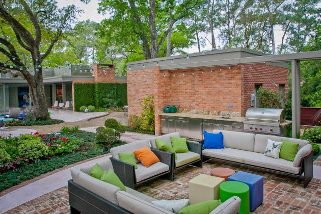 15 Stunning Mid-Century Modern Patio Designs You'll Adore