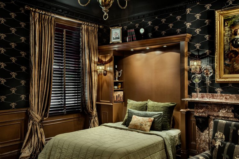 15 Charming Victorian Bedroom Interiors You Will Never Forget