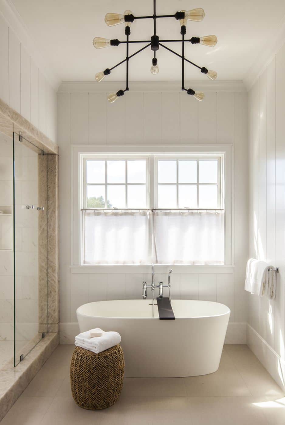 Luxurious Bathrooms with Curved Tubs