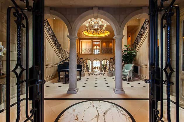 17 Breathtaking Mediterranean Entry Hall Designs That Will Fascinate You