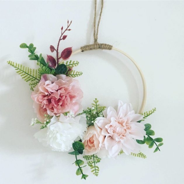 15 Cute Wedding Wreath Designs Every Summer Wedding Needs