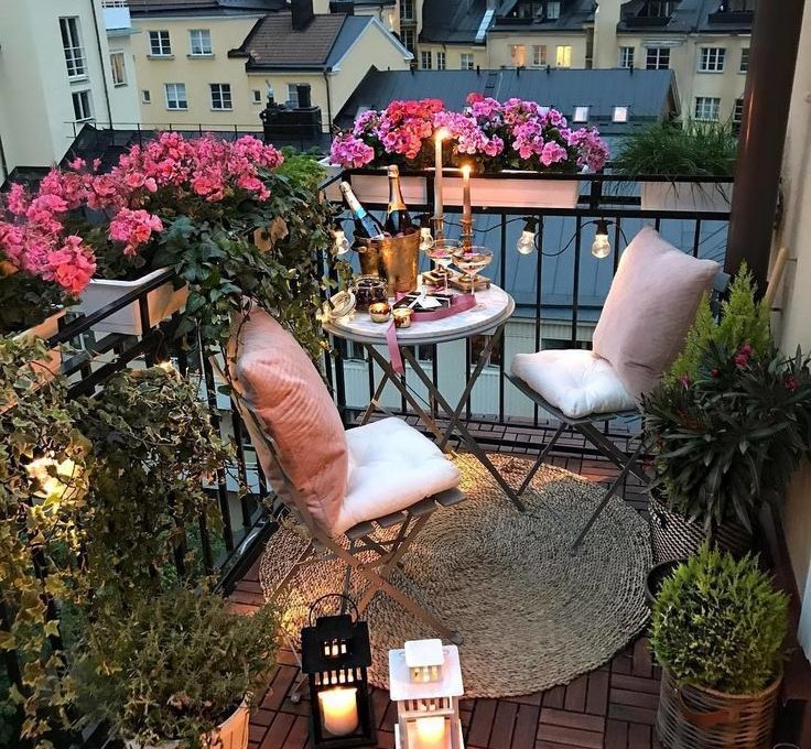 10 Magnificent Ideas To Decorate Italian Style Balcony