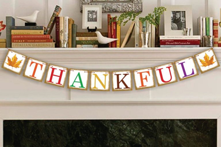 16 Cheerful Thanksgiving Banner Designs For Your Dinner Backdrop 8927