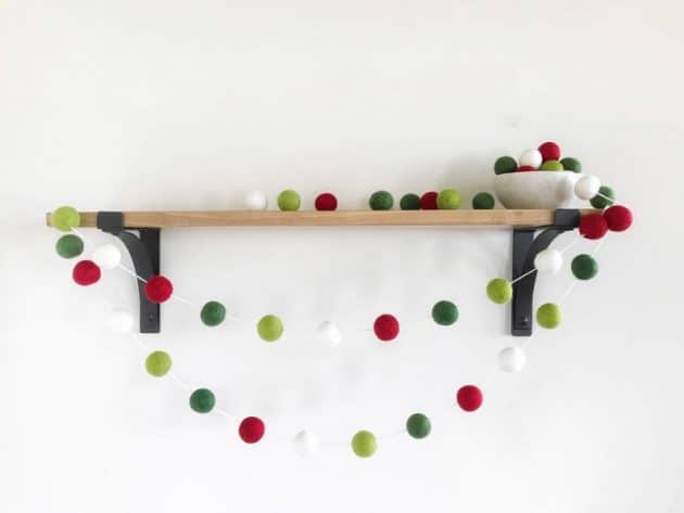 15 Chic Christmas Garland Designs To Add To The Festive Backdrop