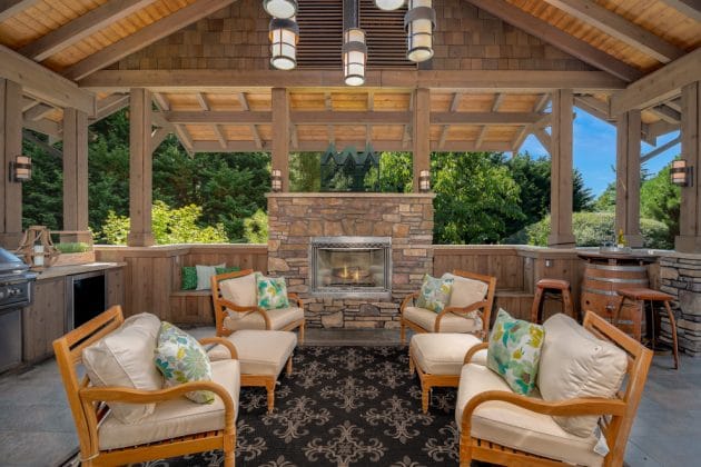 20 Phenomenal Rustic Deck Designs For Your Outdoor Spaces