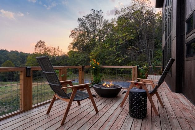 20 Phenomenal Rustic Deck Designs For Your Outdoor Spaces