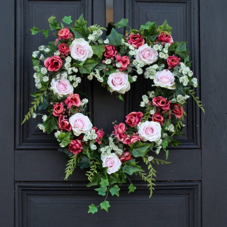 15 Vibrant Floral Valentine's Wreath For A Fresh Look