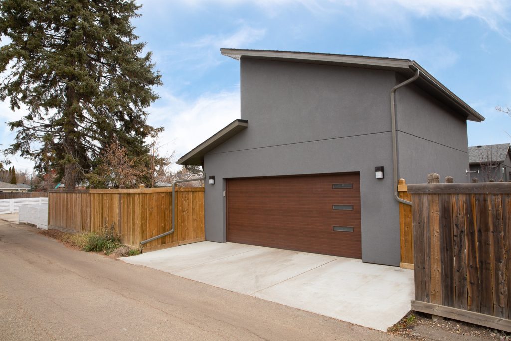 Impressive Mid Century Modern Garage Designs For Your New Home