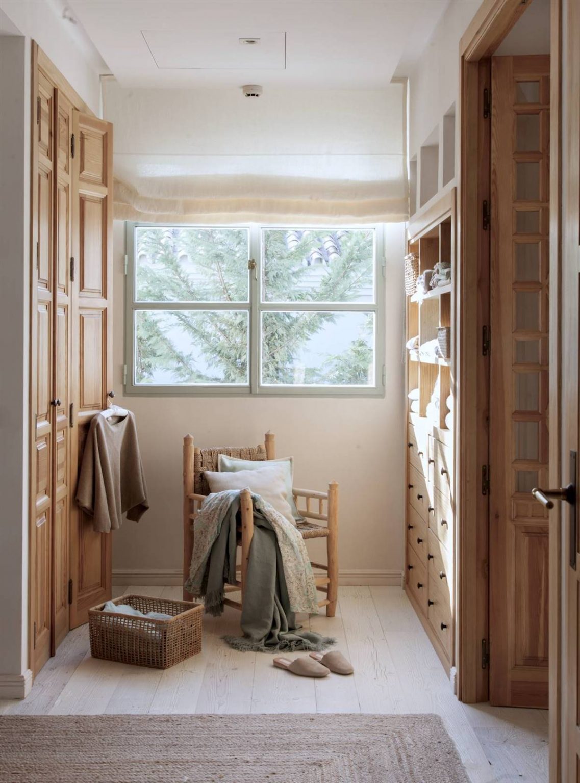 the-best-small-dressing-room-ideas-for-your-space