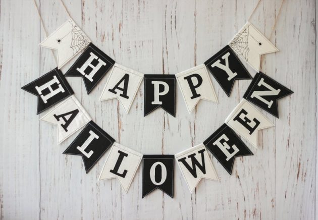 16 Spooky Halloween Banner Decorations For Your Home