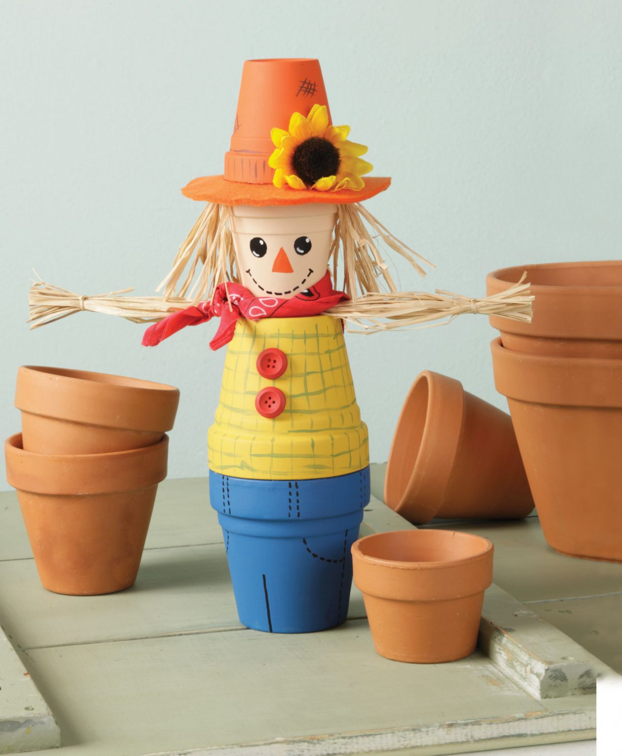 16 Adorably Cute DIY Scarecrow Decoration Ideas For Fall