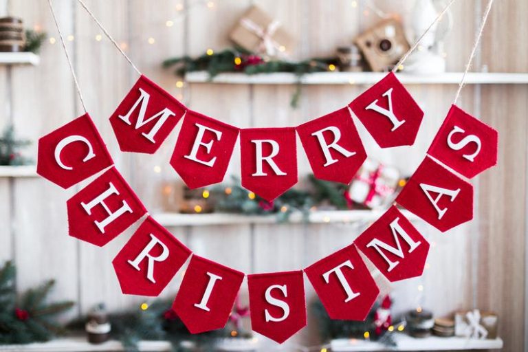 15 Fantastic Christmas Banner Ideas You Will Want In Your Home