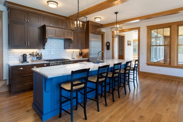 16 Spectacular Traditional Kitchen Interiors You Will Drool Over