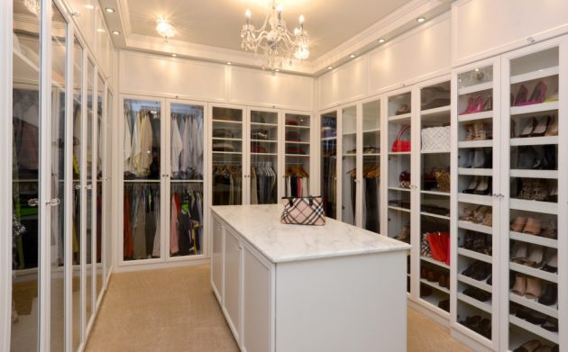 16 Luxe Walk-In Closet Designs For A Traditional Home