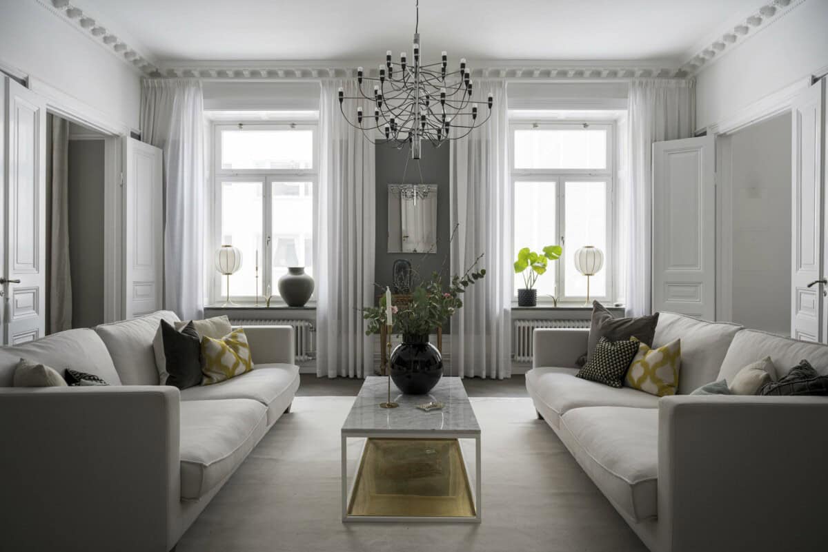 Elegant Details And Elegant Decor In Symmetry In Nordic Home