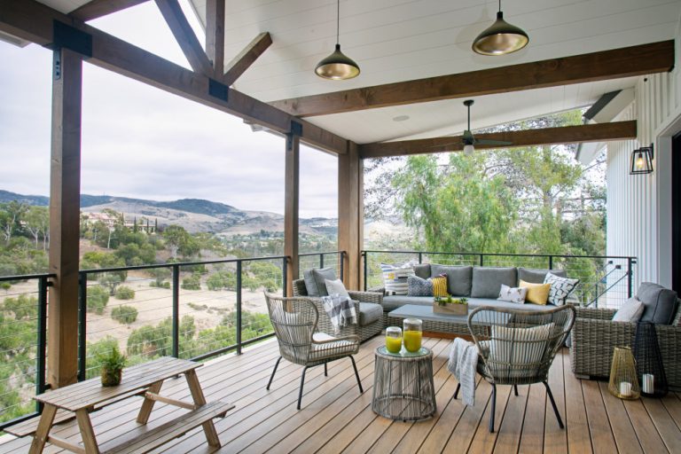 Stunning Farmhouse Deck Designs You Will Adore