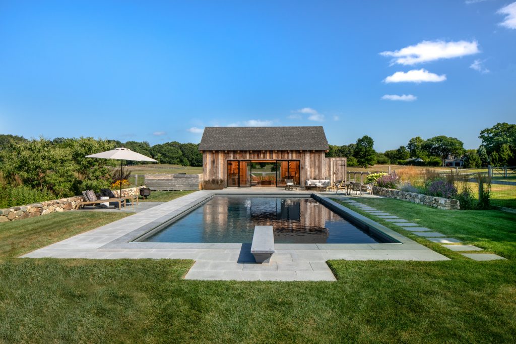 18-magnificent-farmhouse-swimming-pool-designs-you-will-fall-in-love-with