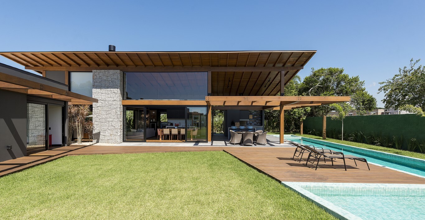 JP Residence by Sarau Arquitetura in Aracatuba, Brazil