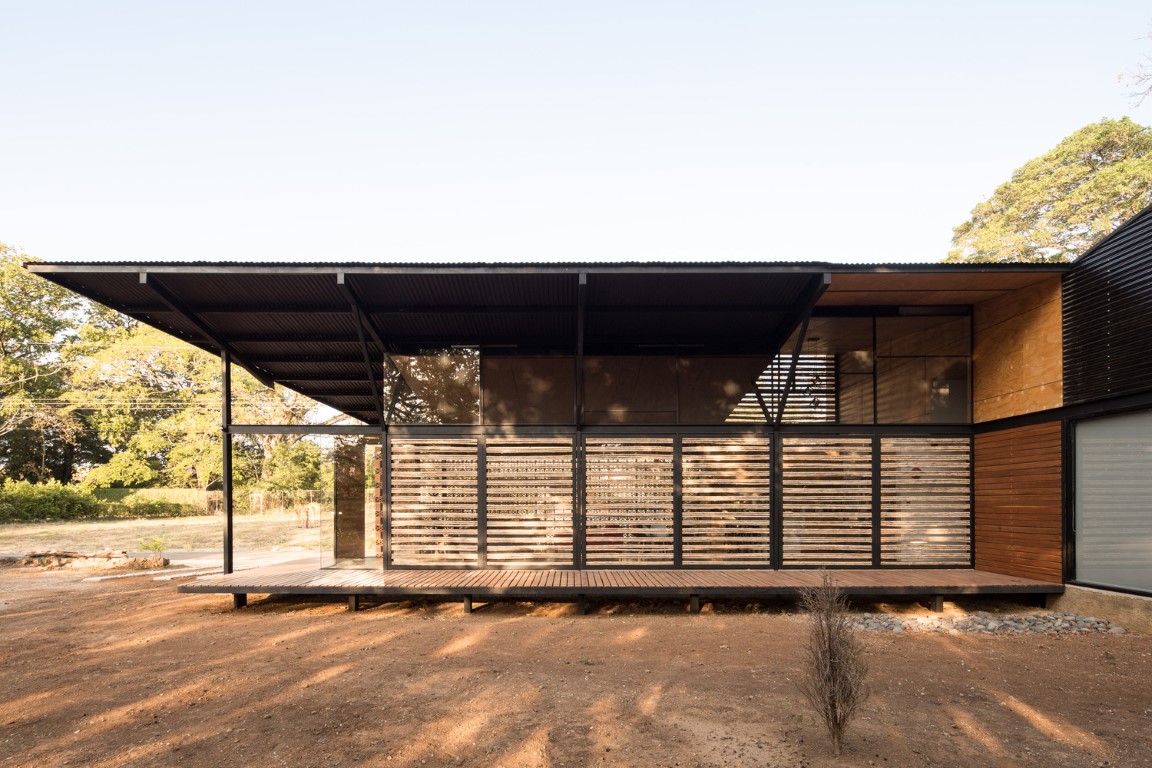 La Garita House by Arkosis in Costa Rica