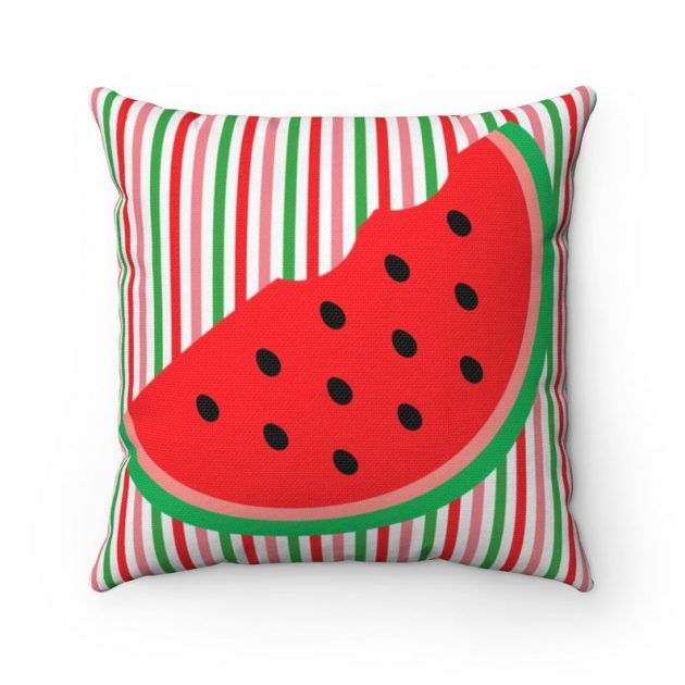 15 Charming Summer Pillow Designs That Will Dress Up Your Beach House