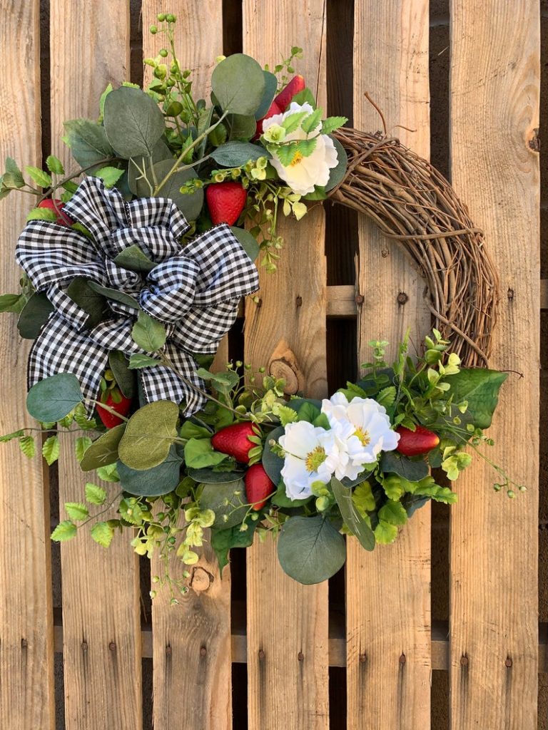 16 Captivating Summer Wreath Designs For Your Beach House