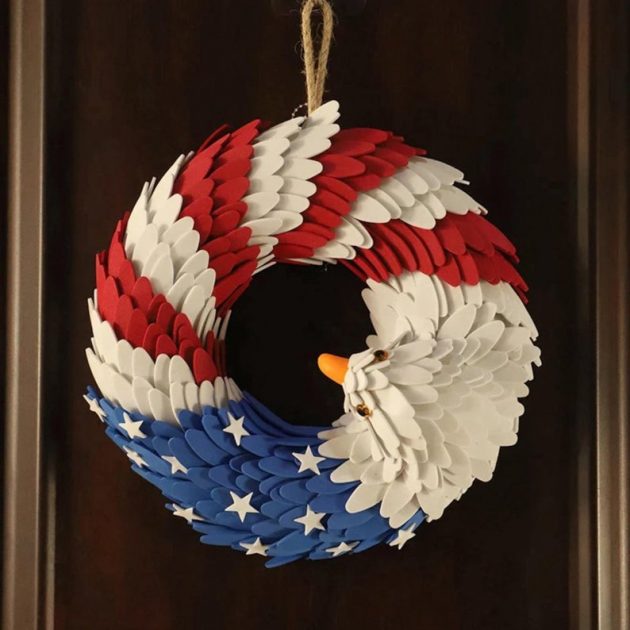 20 Must-Have Patriotic Wreath Designs for the 4th of July