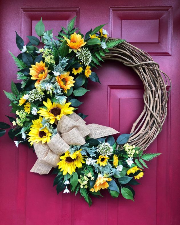 16 Charming Sunflower Wreath Designs For Your August Décor