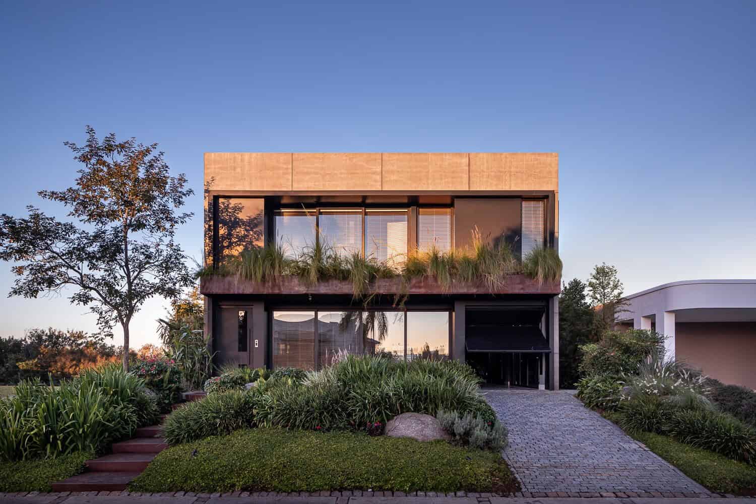 F35 House by Projetebem Arquitetura in Eldorado do Sul, Brazil