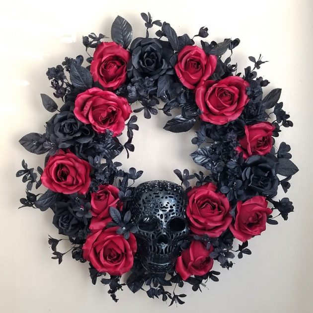 17 Terrifying Halloween Skull Wreath Designs That Will Give You A Good ...