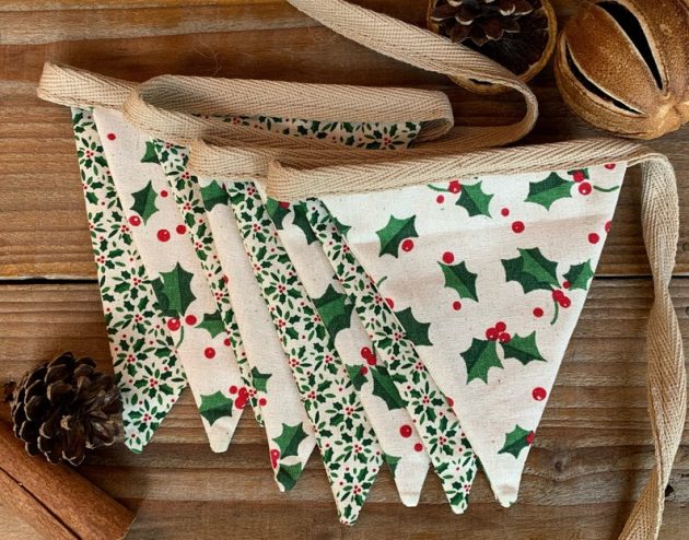 15 Enchanting Christmas Bunting Ideas For Your Mantel