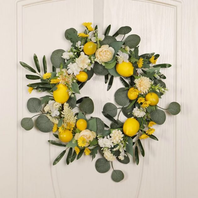 18 Wonderful Summer Wreath Designs To Refresh The Entrance